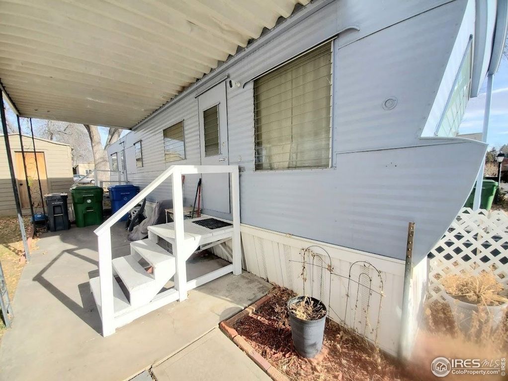 1700 Laporte Ave #4