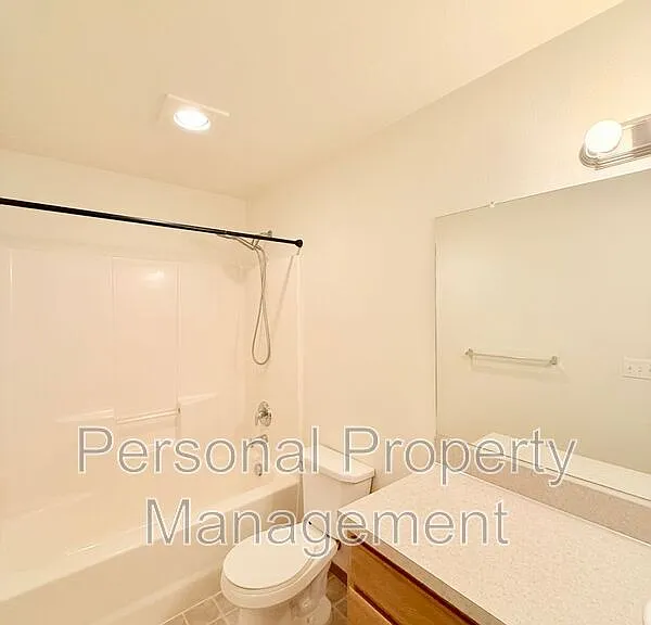 855 NW Ivy St — Photo 20