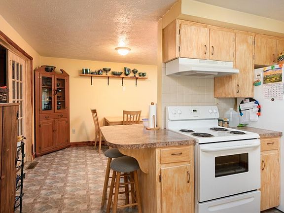 5th image of 132 Lynnwood Dr