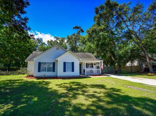 11 Mary Elizabeth Dr, Beaufort, SC 29907