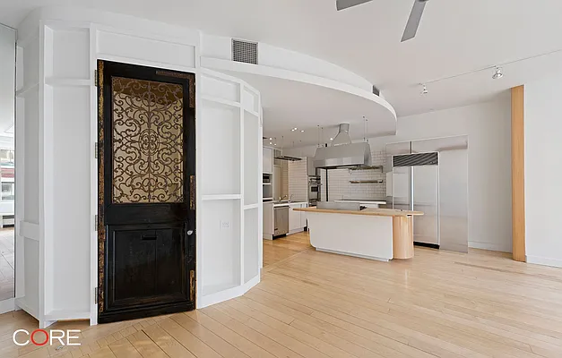 Rented by CORE | media 23