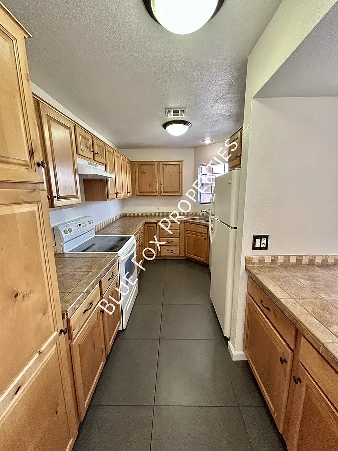 6490 N Tierra De Las Catalinas — Photo 2