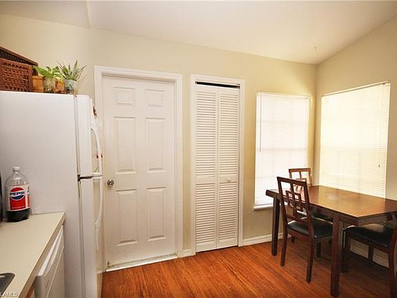 4th image of 229 NE 21st Pl