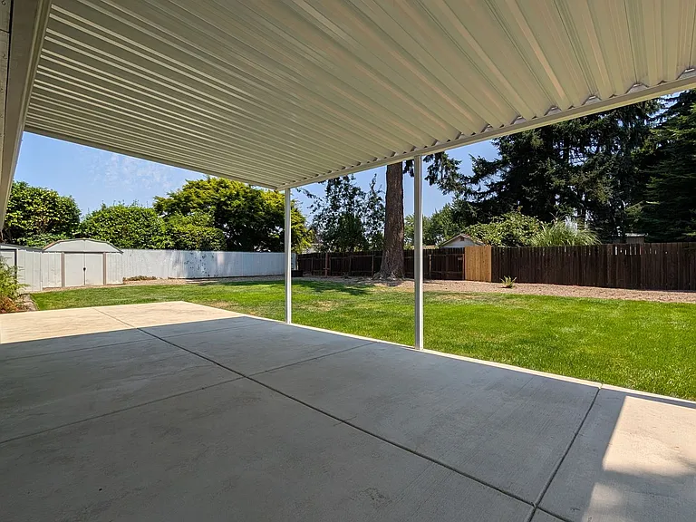 2425 Leyton Ln — Photo 28