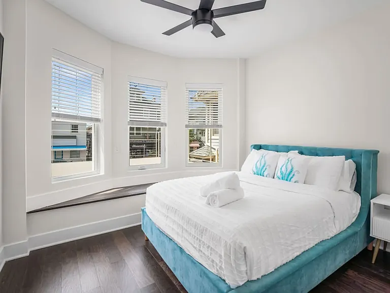 1059 Asbury Ave #1 — Photo 5