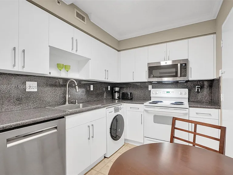 2501 S Ocean Dr #1618 — Photo 15