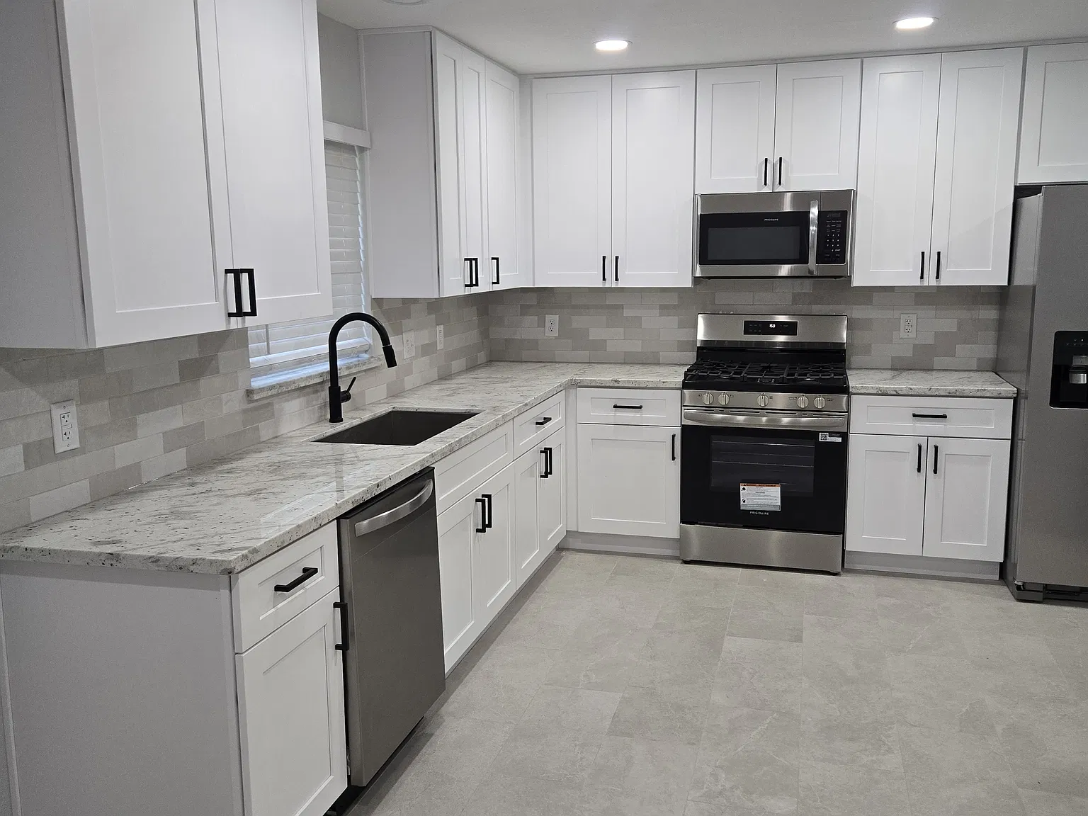3 bed, 1734 sqft, $1,999 — Photo 3