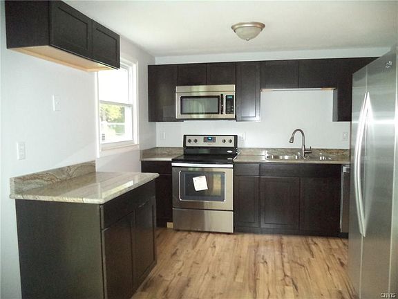 3rd image of 8299 Carnation Dr