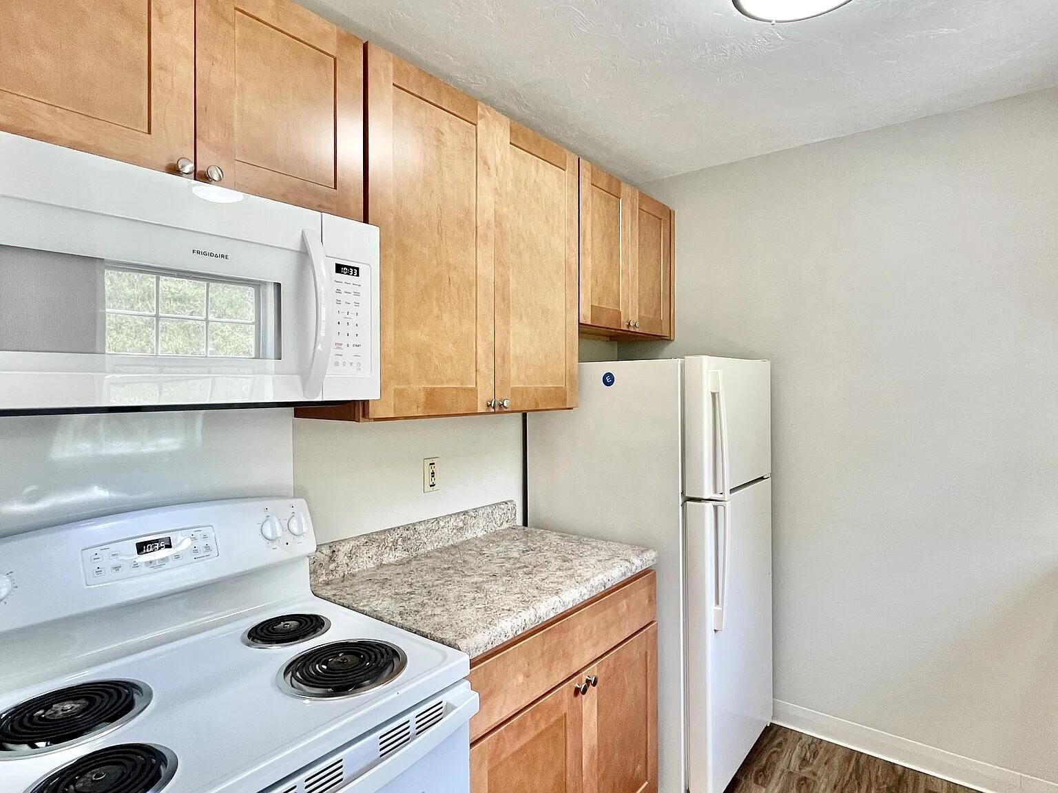 Remodeled 3-bed townhome in Dallastown School District! EV-Ready! — Photo 2
