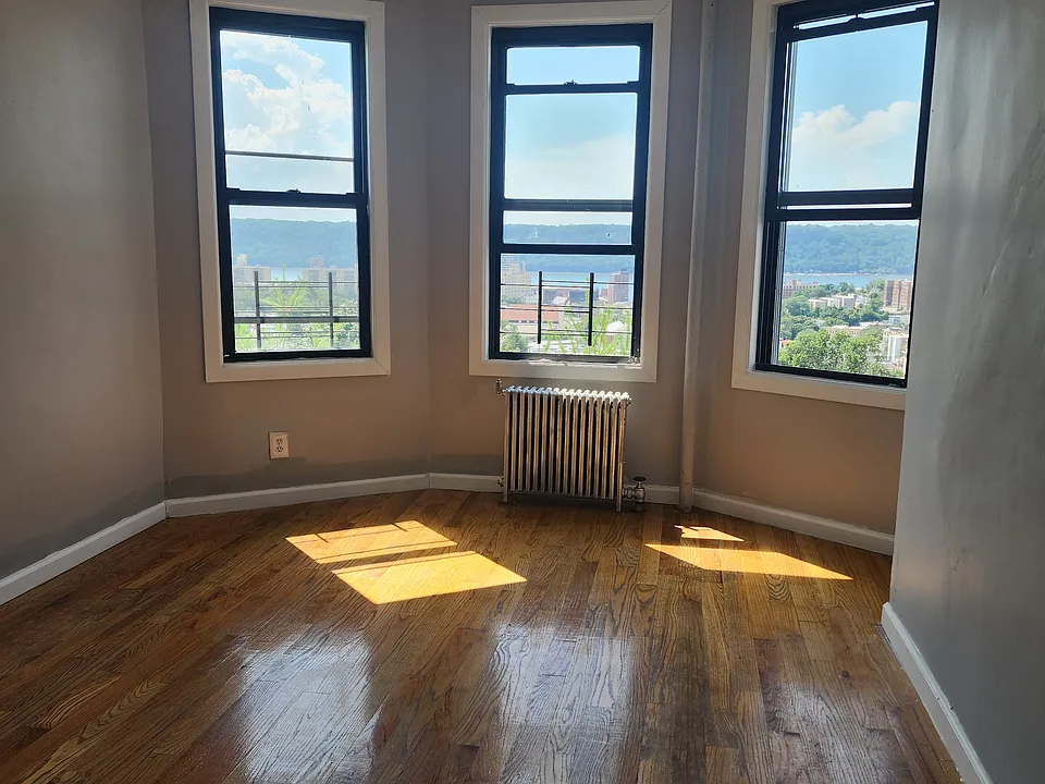 25 Cliff St #3L