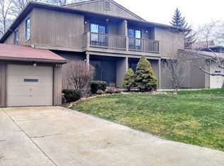 7465 Creekwood Dr #13B, North Royalton, OH 44133
