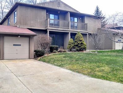 7465 Creekwood Dr #13B, North Royalton, OH, 44133