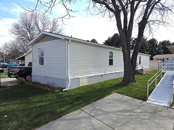 2nd image of 48 Woodgrain Dr