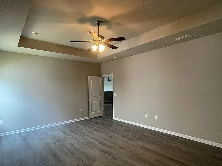 186 Cornelia St — Photo 18