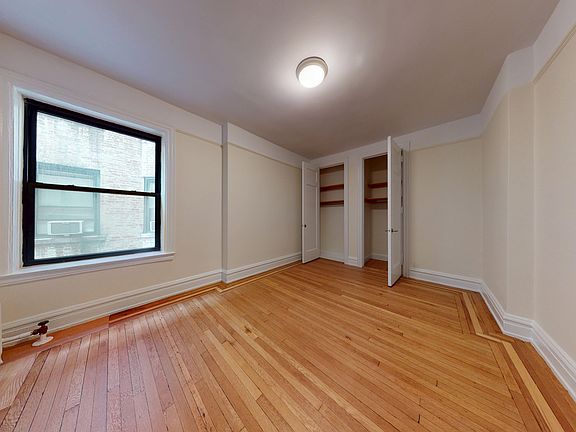 3rd image of 656 W 204th St #34A