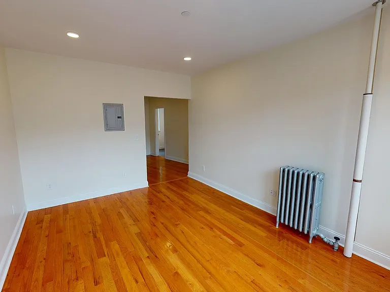 123 Sutherland Rd #G — Photo 8