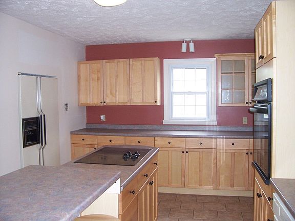 3rd image of 109 Lynn Ave