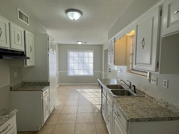 4th image of 5115 Twin Woods Ave