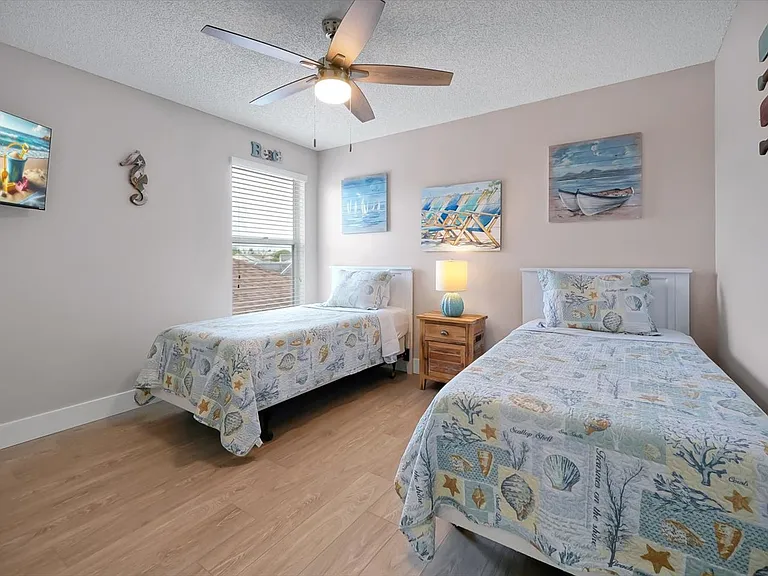 408 Jaybee Ave — Photo 33