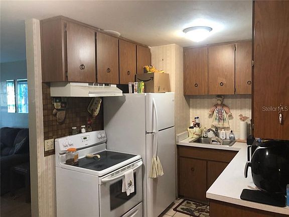 3rd image of 10407 Loubet St