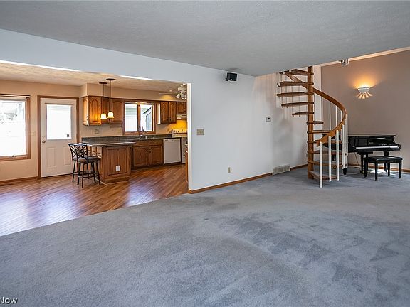 5th image of 21111 Creekside Dr