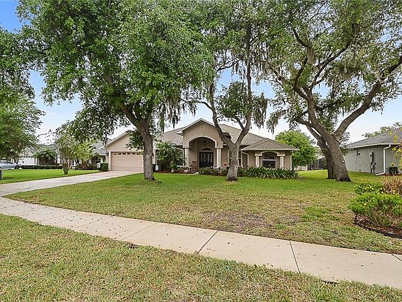 3rd image of 102 Lena Ann Dr