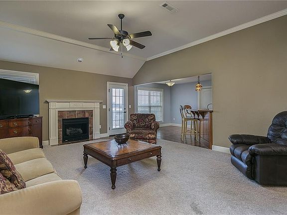 5th image of 599 N Fox Meadows Ln