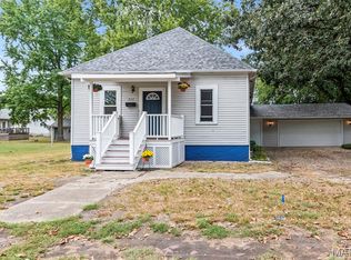 517 E Columbia St, Litchfield, IL 62056