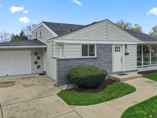 330 E Huntington Ln, Elmhurst, IL 60126