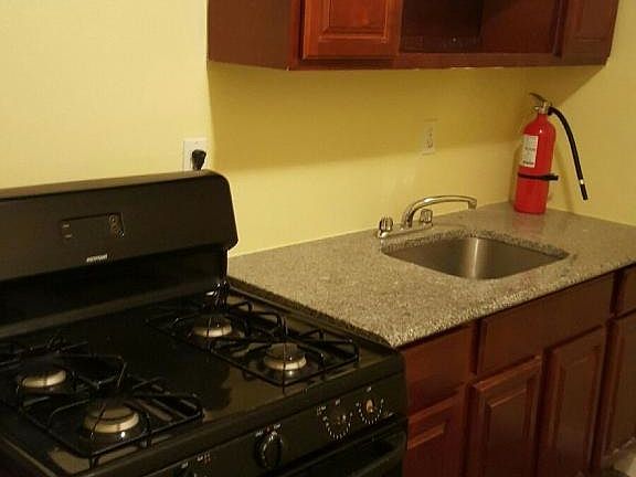 3rd image of 89 Columbia Ave APT 1B
