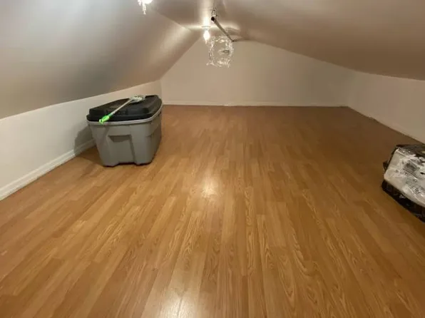 4 Comet Ln #2, Levittown, NY 11756