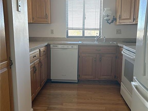 4th image of 7501 River Rd APT 5G