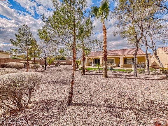 5th image of 1618 Sebring Hills Dr