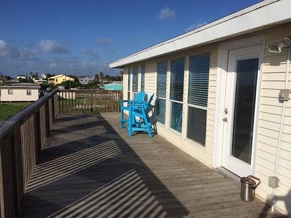 huge back deck, 2nd floor