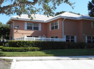 1936 Stratford Way, West Palm Beach, FL 33409