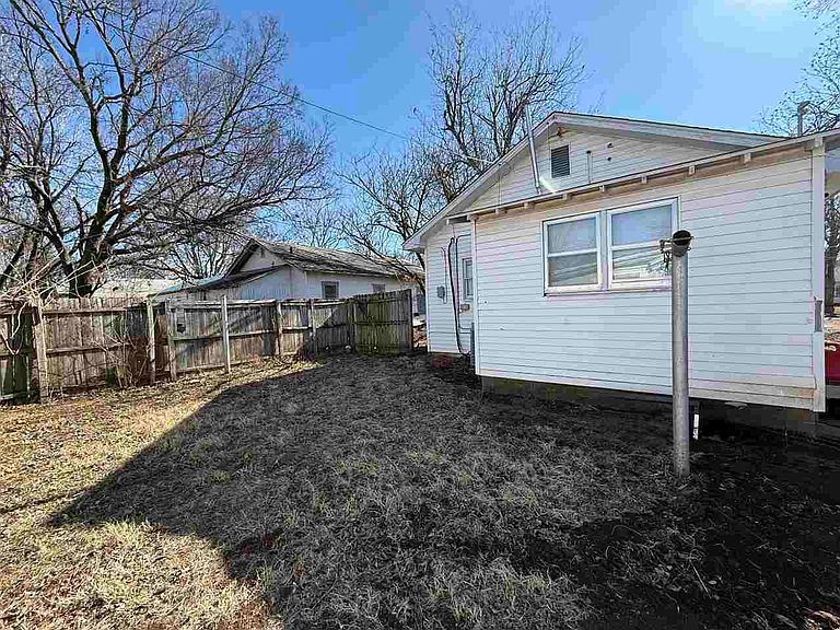 Listing photo 4