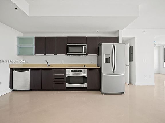 5th image of 90 SW 3rd St APT 1608