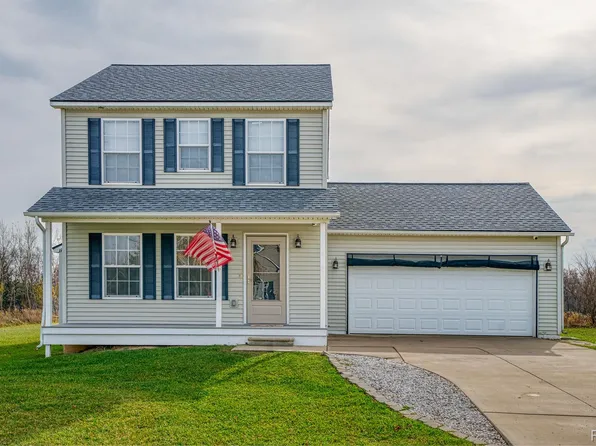 8079 Majestic Blvd, Fowlerville, MI 48836