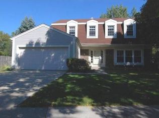 6 Malvern Ln, Vernon Hills, IL