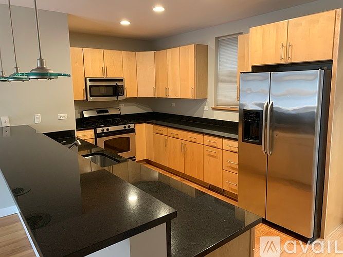 1st image of 7207 N Oakley Ave