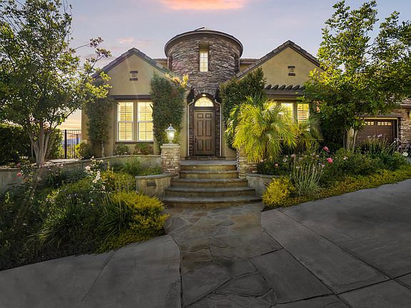 3rd image of 1647 Sycamore Canyon Dr