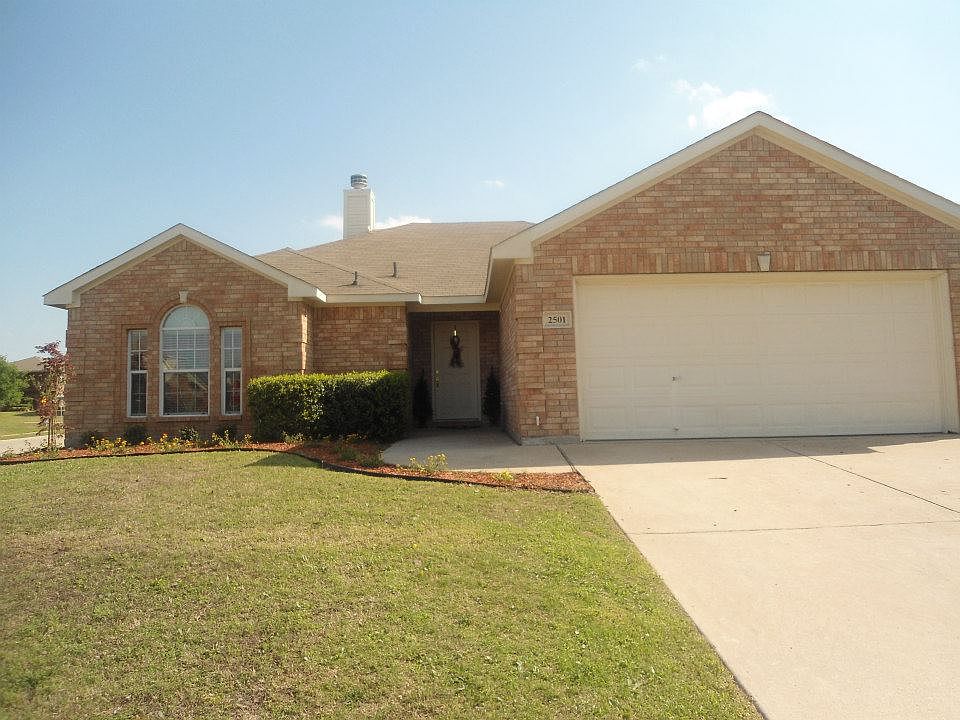 1st image of 2501 Collier Dr