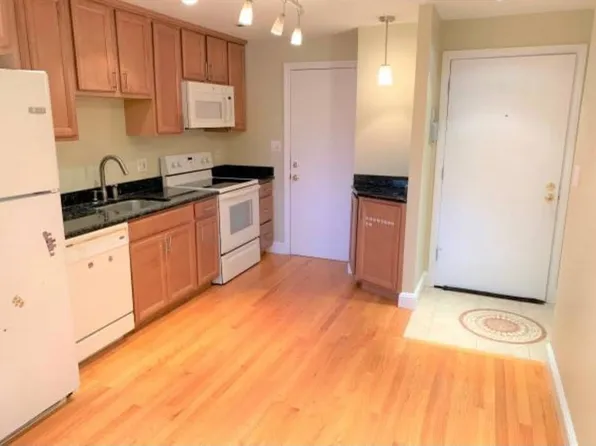 200 Governors Dr APT 6, Winthrop, MA 02152