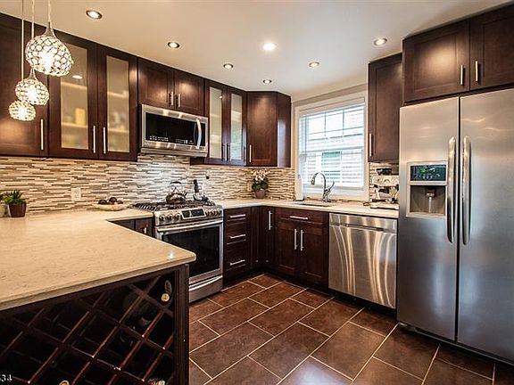 2nd image of 7 Park Ave #1X