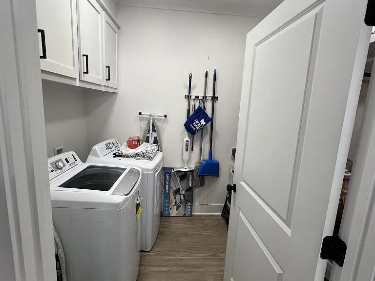 19 Bridgefield Ct — Photo 2