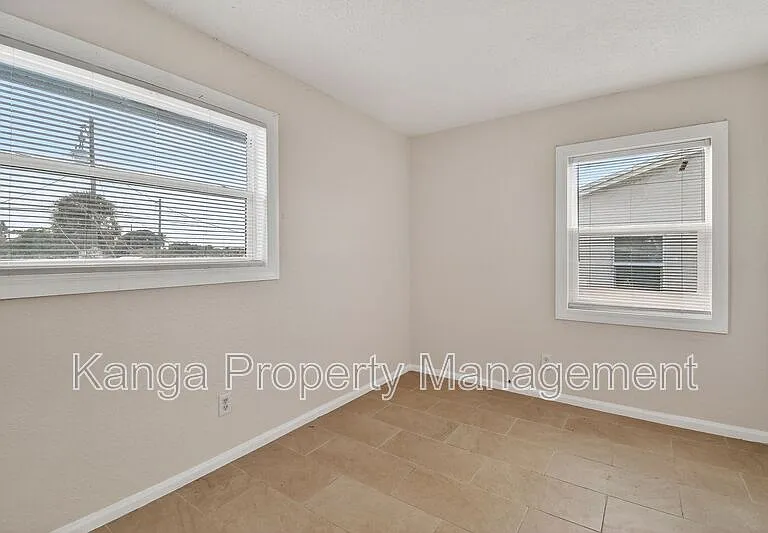 1618 W 26th Ct #D — Photo 8