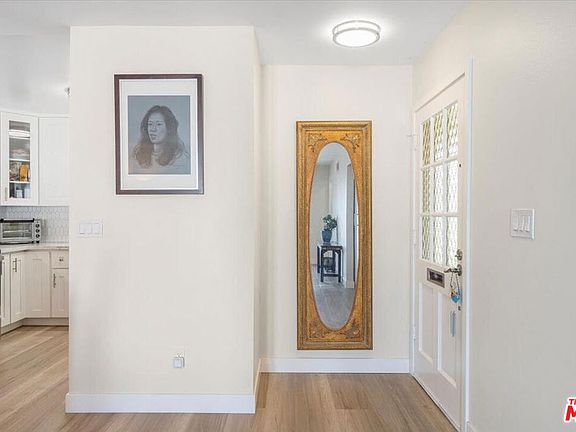 5th image of 187 W Bay Boulevard