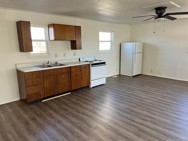 713 S Moffet Ave #1/2 — Photo 2