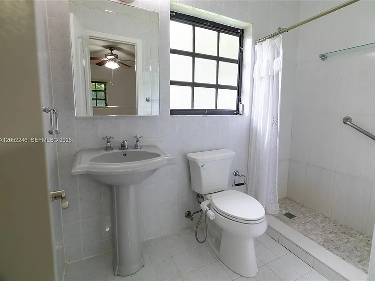 740 Jeronimo Dr — Photo 13