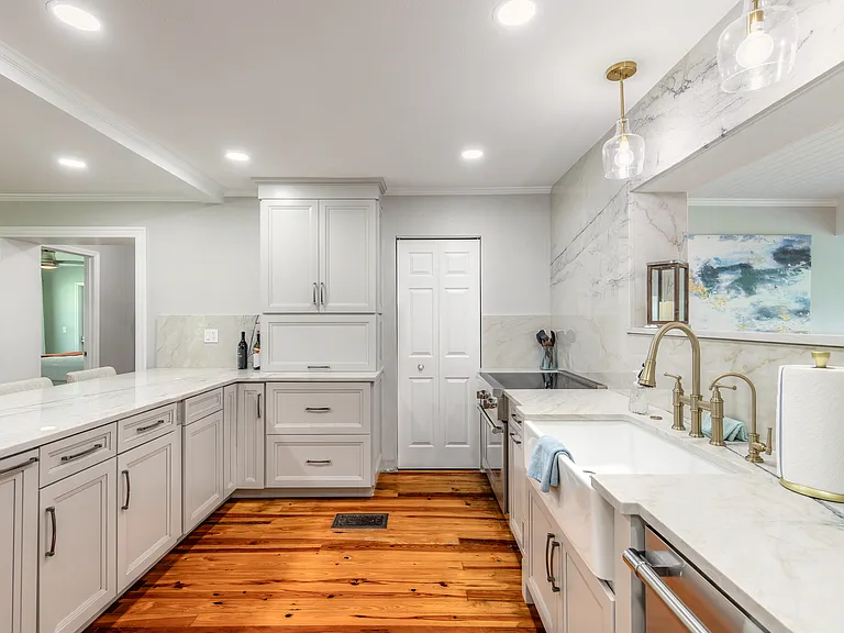 63 E Bayshore Dr — Photo 9